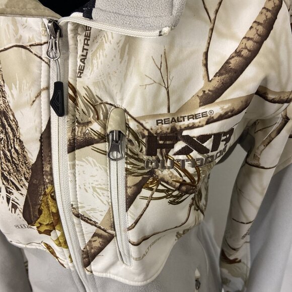 Women's Realtree Camo Bomber Jacket - Picture 5 of 8